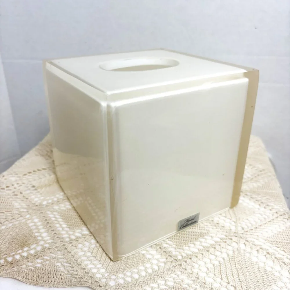 * Hotel Collection Square Cream  Acryllic Lucite Tissue Box 80’s – 90’s Vintage